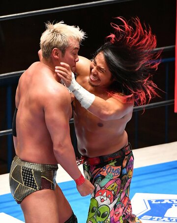  一昨年のＮＪＣ準決勝で対戦しているオカダ(左)とヒロム（東スポWeb）