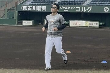 投手練習に参加する則本昂大