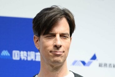 容疑者を糾弾したパックン