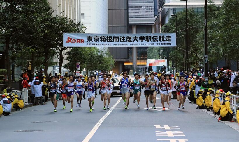 勢いよくスタートする走者たち（写真は２０２１年）