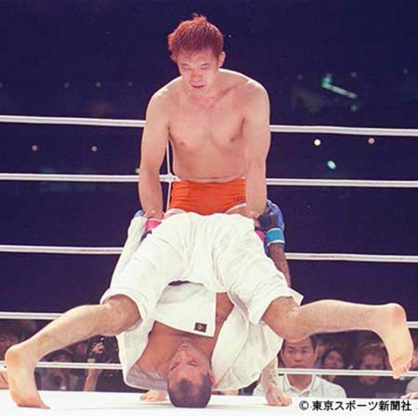  伝説のホイス・グレイシー戦で披露した「恥ずかし固め」（２０００年５月１日、ＰＲＩＤＥ東京ドーム大会）
