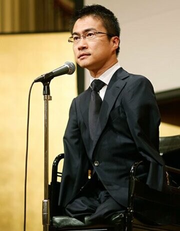 神妙な表情の乙武氏