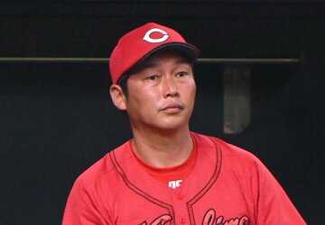 新井貴浩監督
