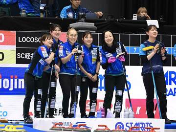 ２戦目は黒星となったロコ・ソラーレ。左から鈴木夕湖、松沢弥子、小穴桃里、吉田夕梨花、藤沢五月＝JCA（H.IDE）