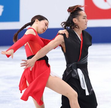  村元(左)と高橋（写真は2021年全日本選手権・東スポWeb）