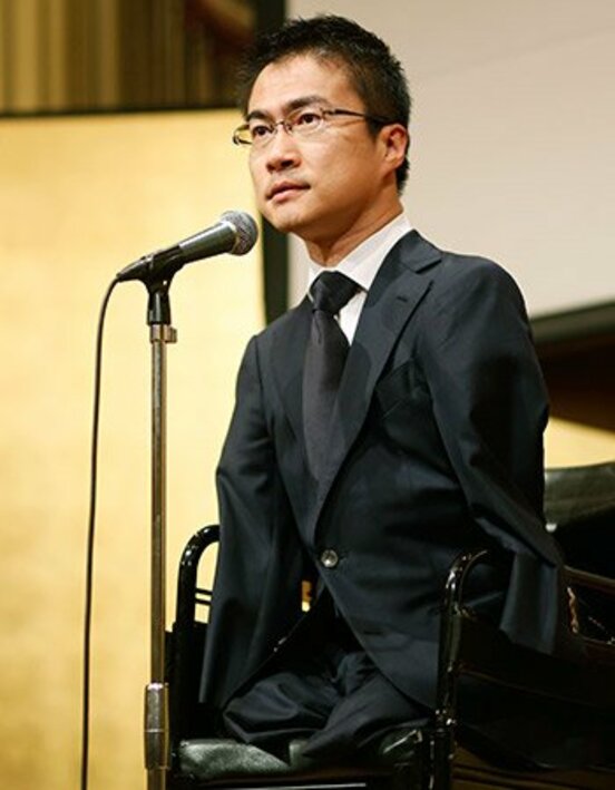 神妙な表情の乙武氏