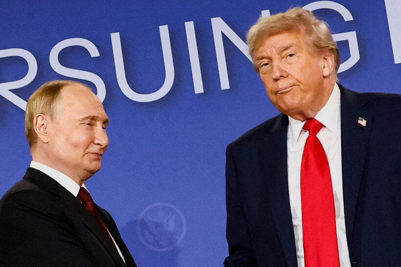 プーチン大統領（左）とトランプ大統領（ロイター）