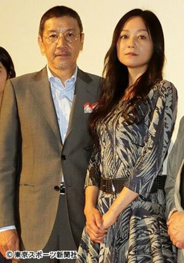 奥田（左）伝説の真相を語った不二子