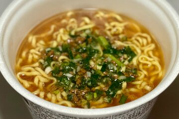 具材のニラもパンチを底上げ