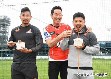  右から田中史朗、山下真司、内田啓介