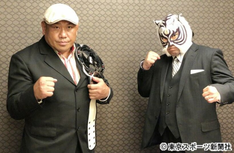  藤田和之（左）とスーパー・タイガー