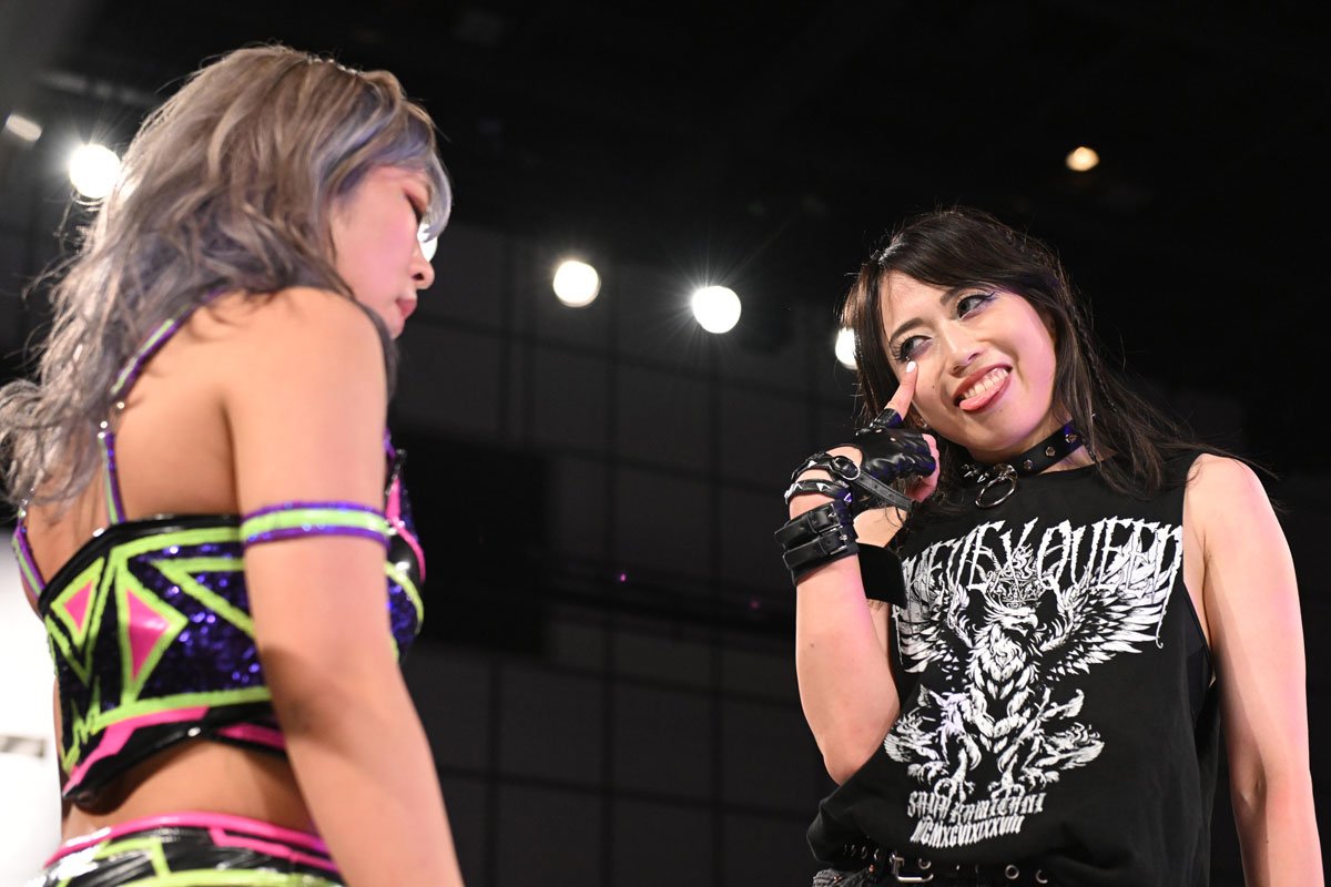 スターダム】極悪上谷沙弥が反則ざんまい！ 元QQに〝あっかんべー