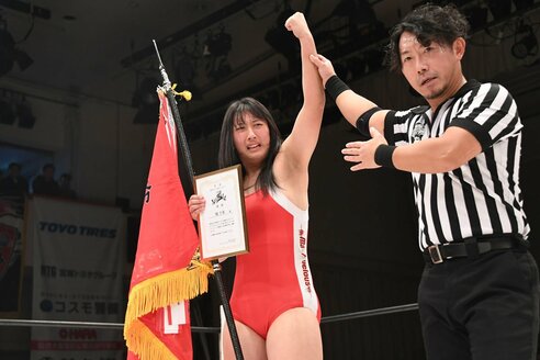 センダイガールズ】マーベラス・暁千華 歓喜のじゃじゃ馬T制覇「女子