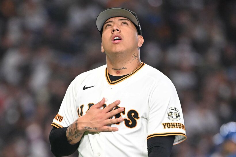 集中打を浴び、天を仰ぐ巨人・マタ