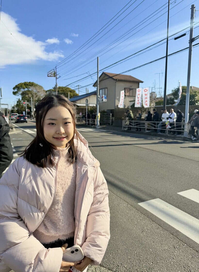 箱根駅伝を観戦した女子フィギュアスケートの島田麻央（提供写真）